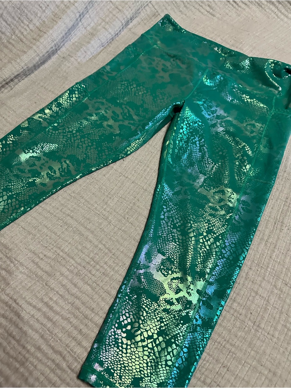 Constantly Varied Gear capri leggings - Picture 2 of 4